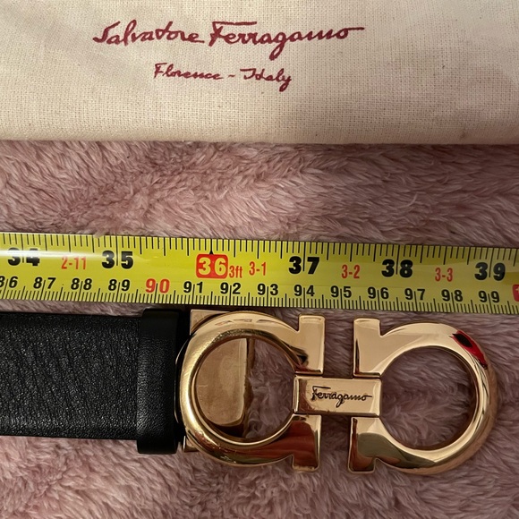 Reversible Ferragamo Leather Belt - Picture 3 of 16